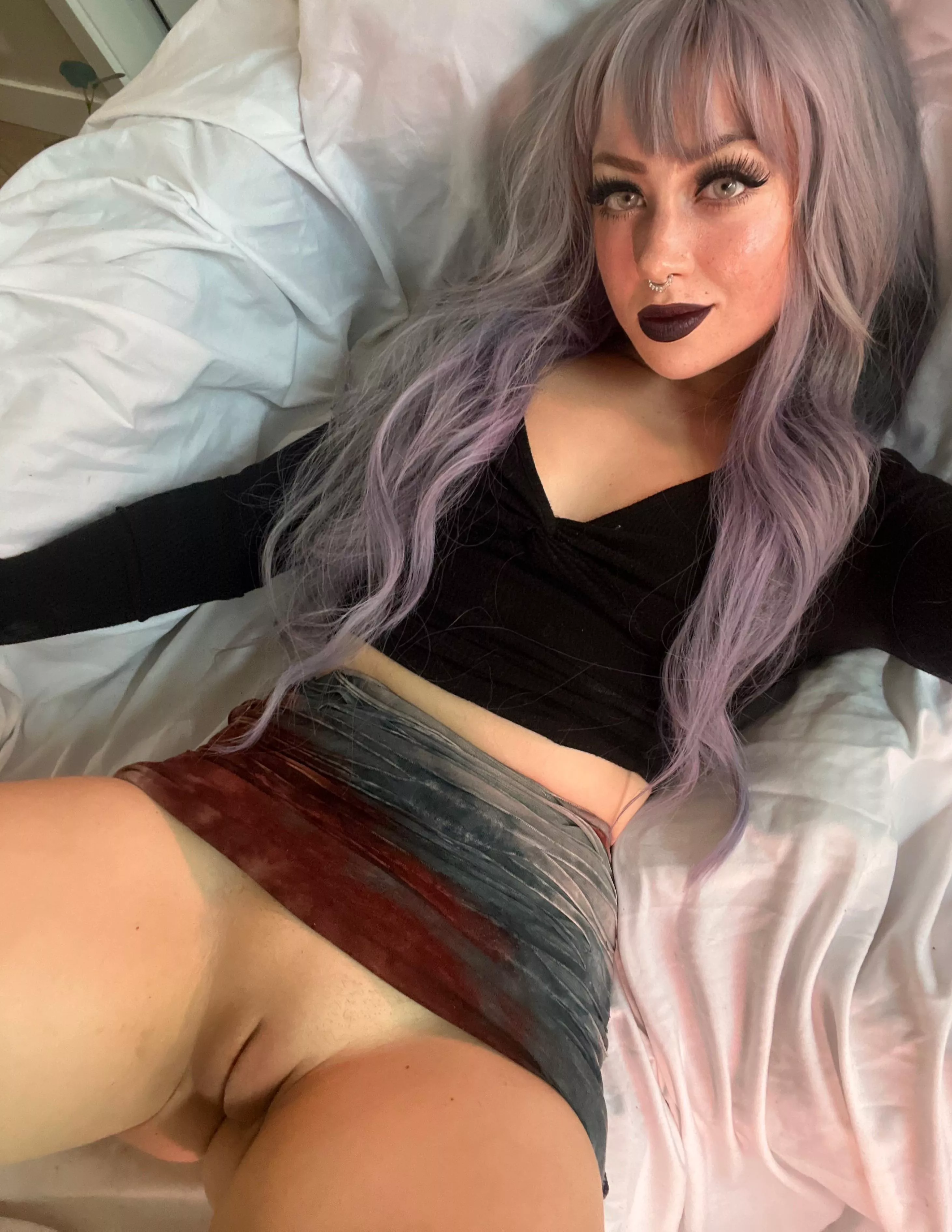 Kiss my lips and then eat my pussy, I don't care if black lipstick gets everywhere posted by TwoBrattyCats