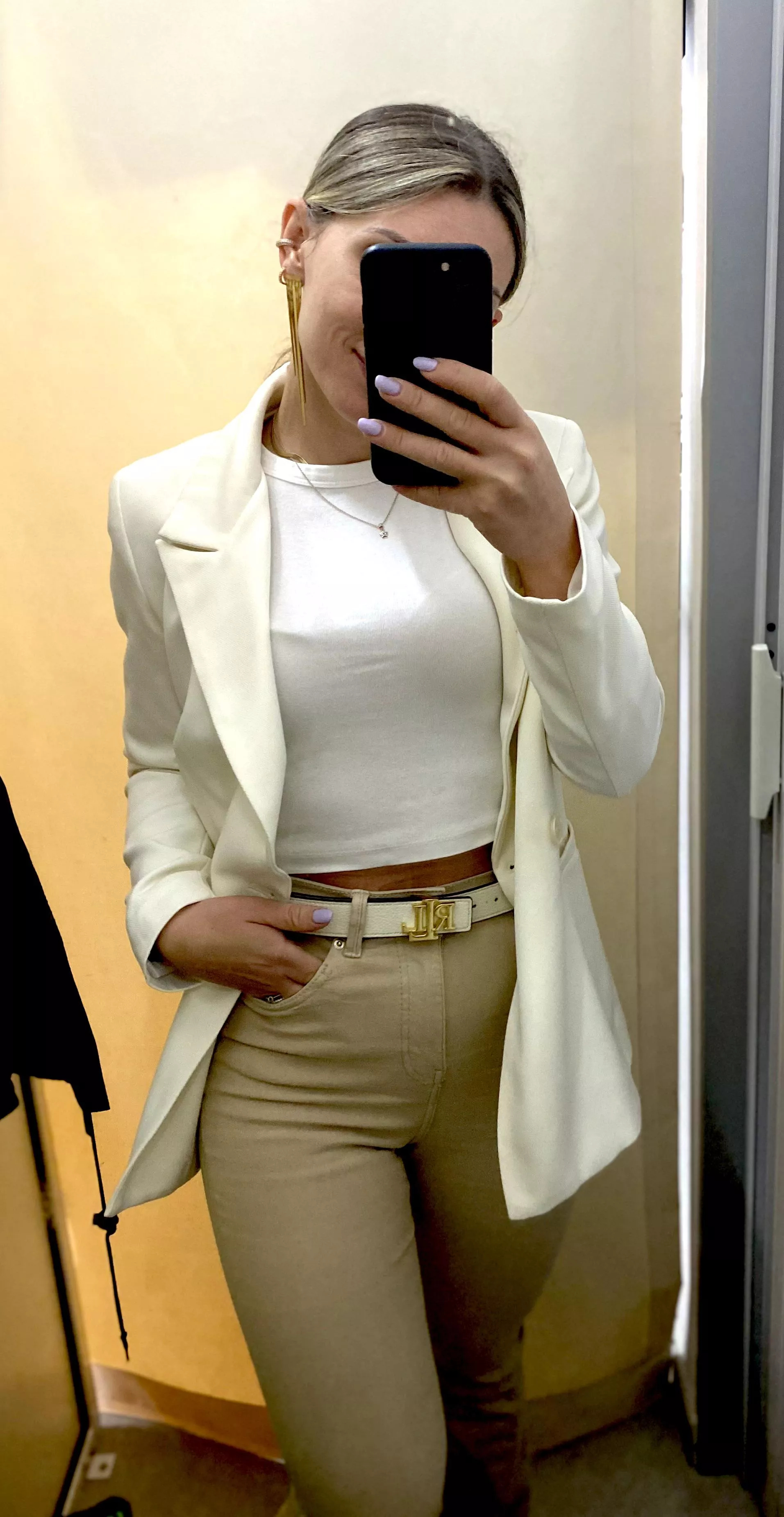 Mirror selfie… today look! posted by NatyBond_OF