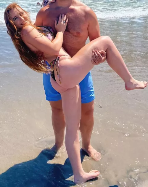 Notorious Mimi by luizslayer