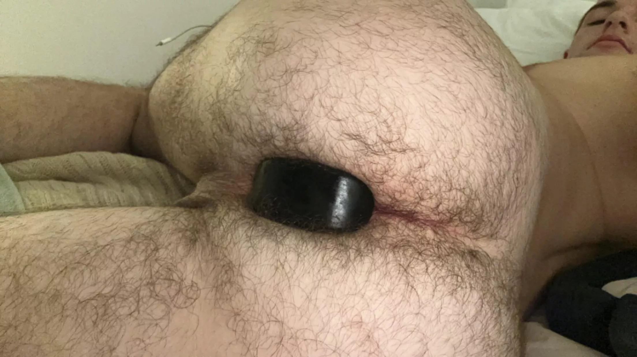Plugged pussy posted by aura_alexandrite