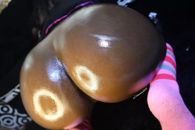 Who would slap my booty ? by Creamie2541