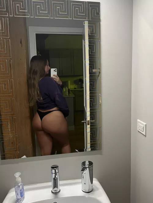 Ya, I workout 🍑💪🏾😉 by bigduchvip