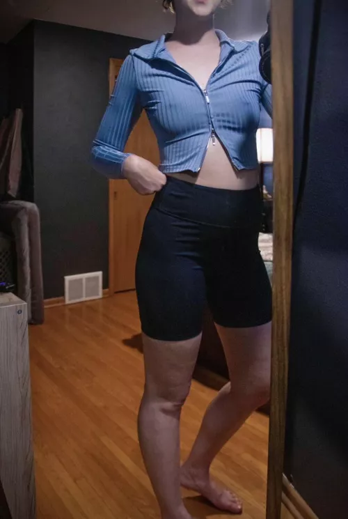 always make sure I look cute for my morning walk by notabadpoppy