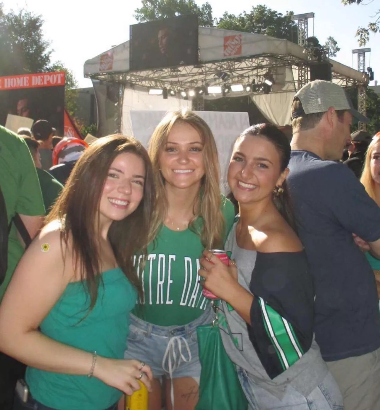 Concert posted by BingB0ngBoi