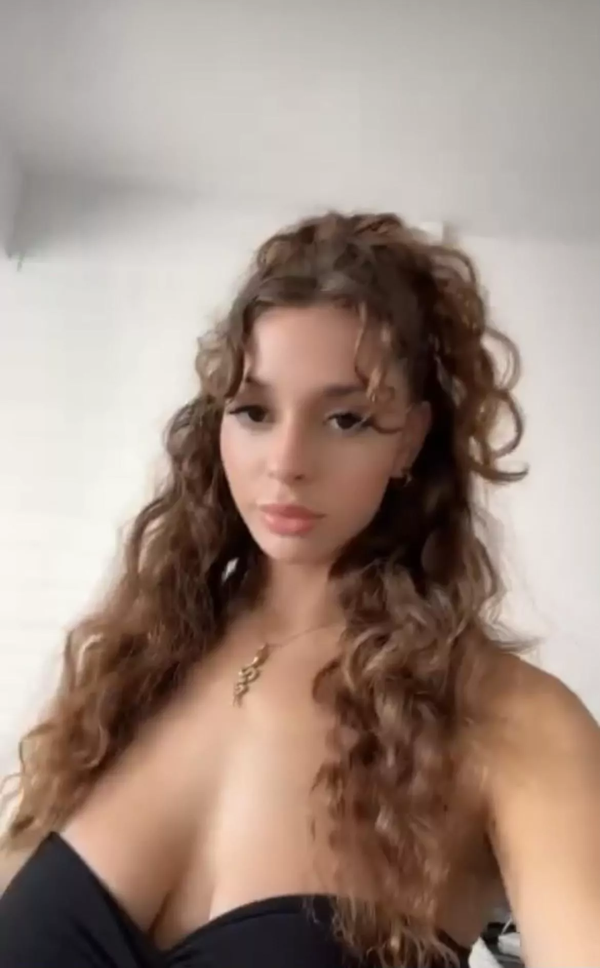 curly af lol f20 posted by umitsclaireex