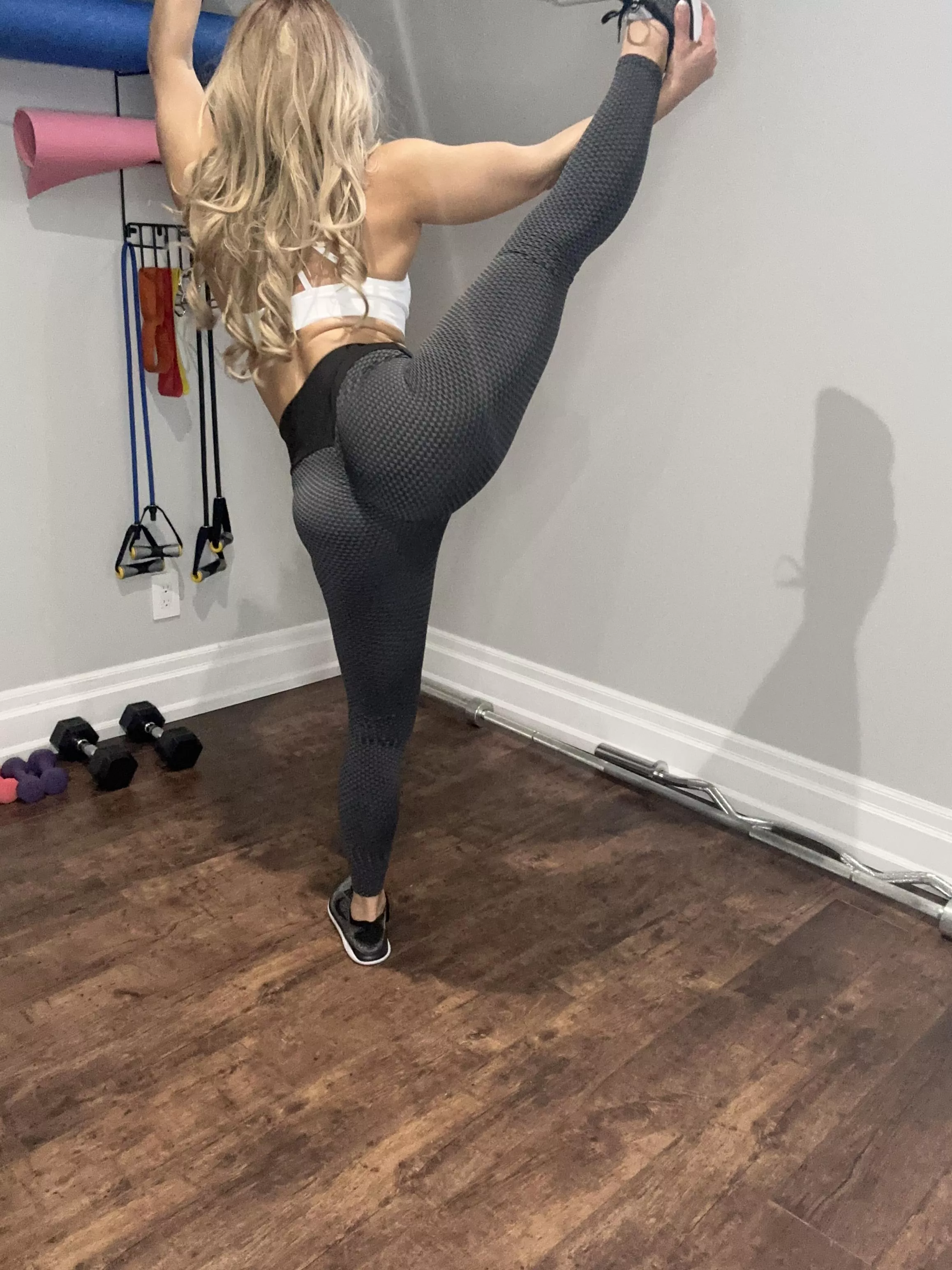 [F] Its important to stretch right? posted by tarsalfunk50