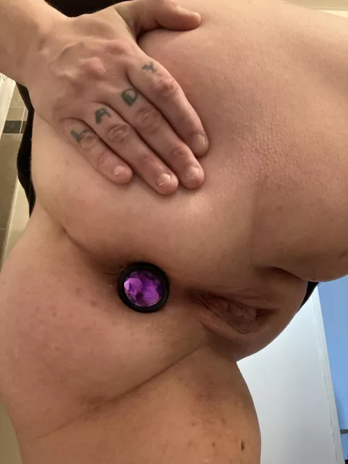 first post hiii… gem plug shot <3 by s0urbats