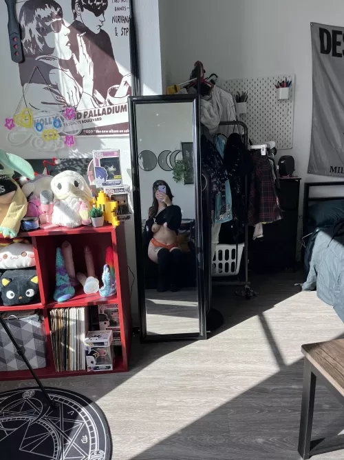 [F]luffy gorl mirror pix by m4rsm4rsm4rs_