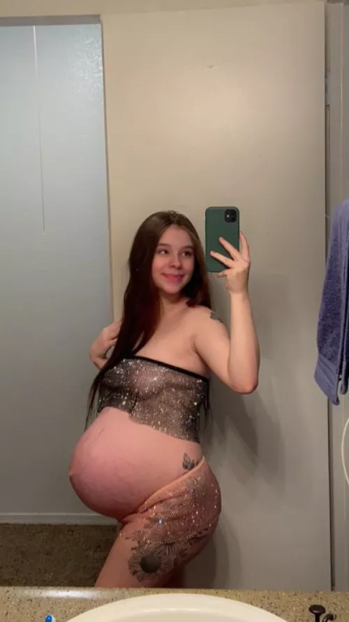 I’m so big and pregnant, if you ate me out I wouldn’t be able to see you ;) by Babygirl_Heaven