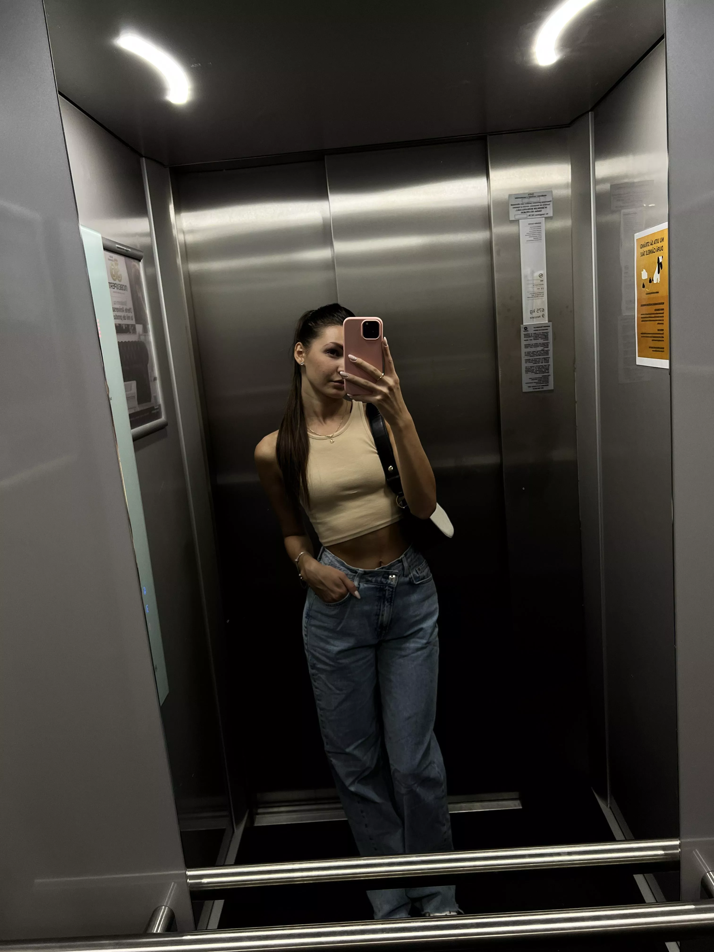 IUTR you like it in the elevator 🤭 ? posted by BitterActz