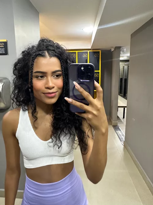 Pre Workout Selfie by auroraelisex