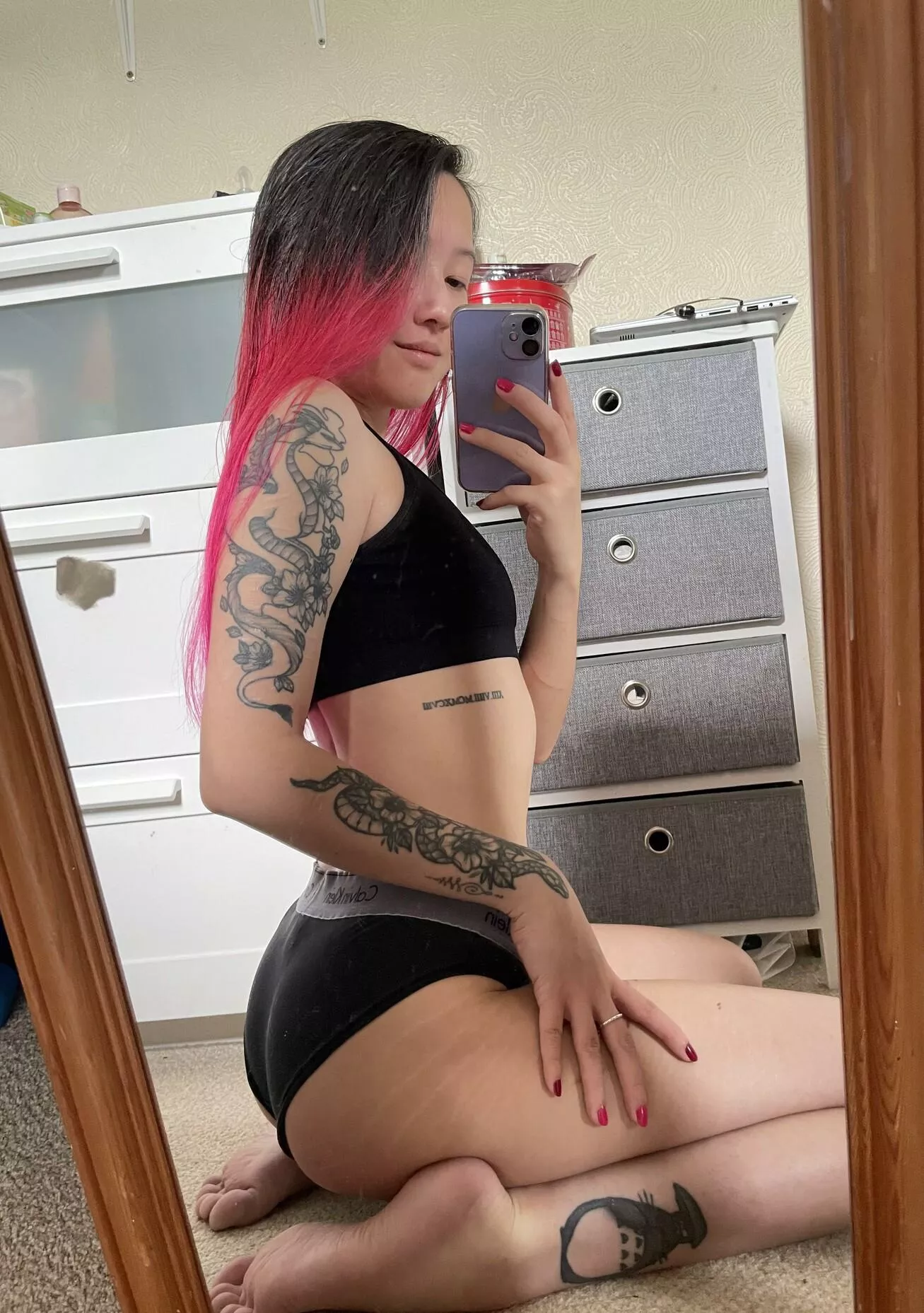 Tatted girl in fullbacks posted by CaptainUndie