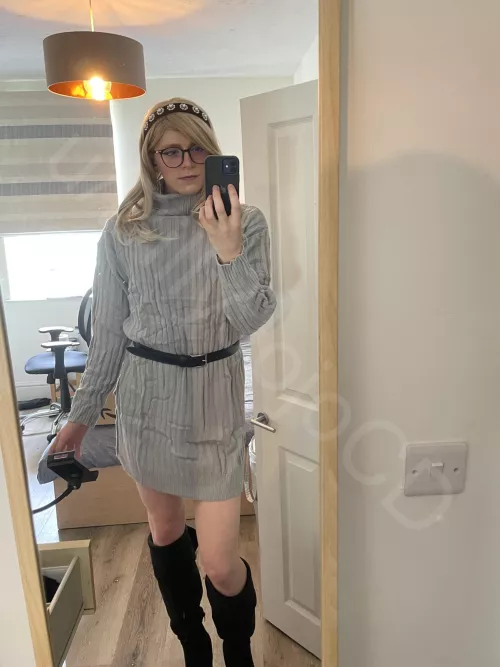 Who doesn’t love some long legs 💁🏼‍♀️😘 by BillyJojoCD