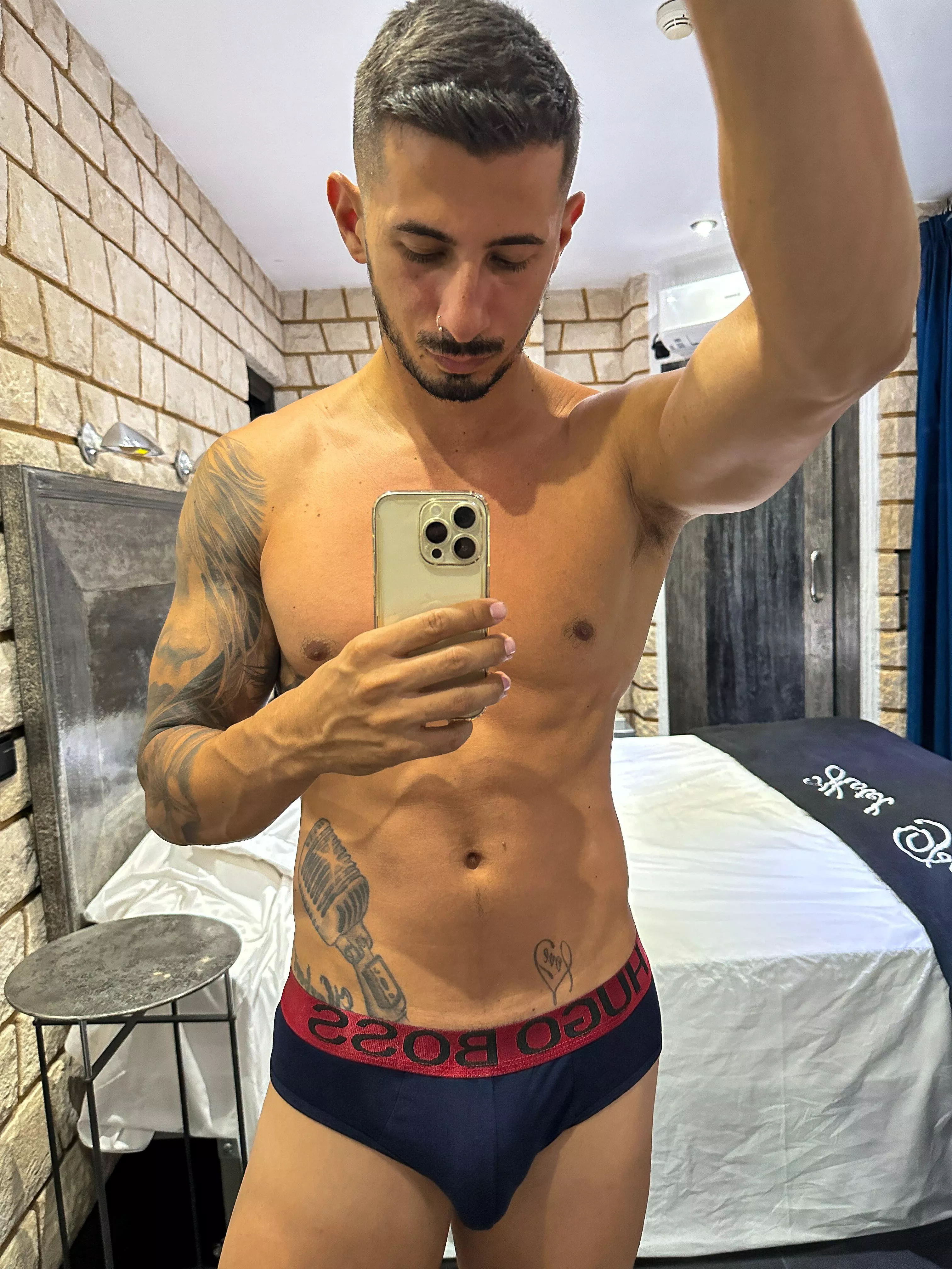 Alone and horny... how about we do something about it? posted by supermarketboy_