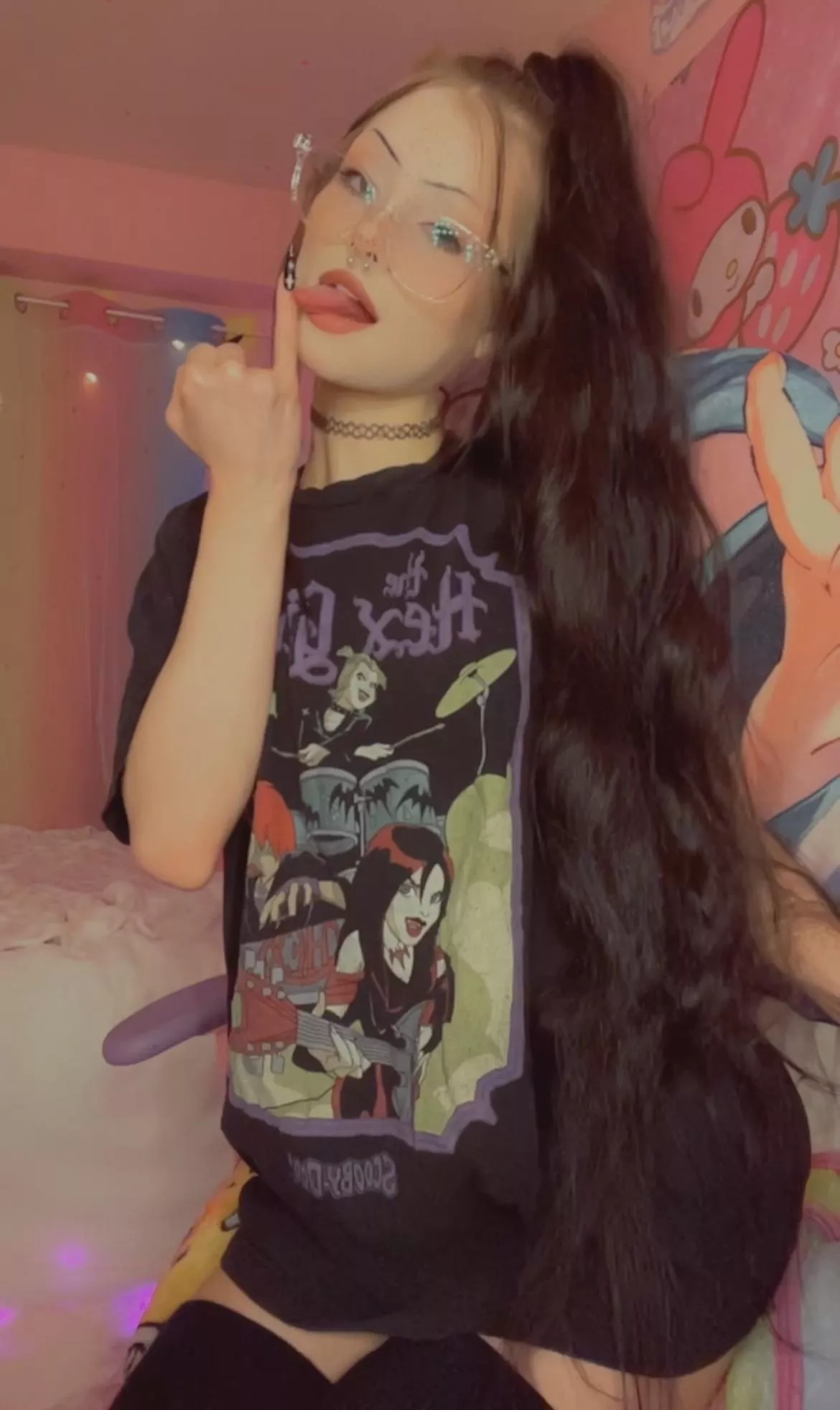 aww, it’s so cute 😂🤏 posted by Sad_Manufacturer1122