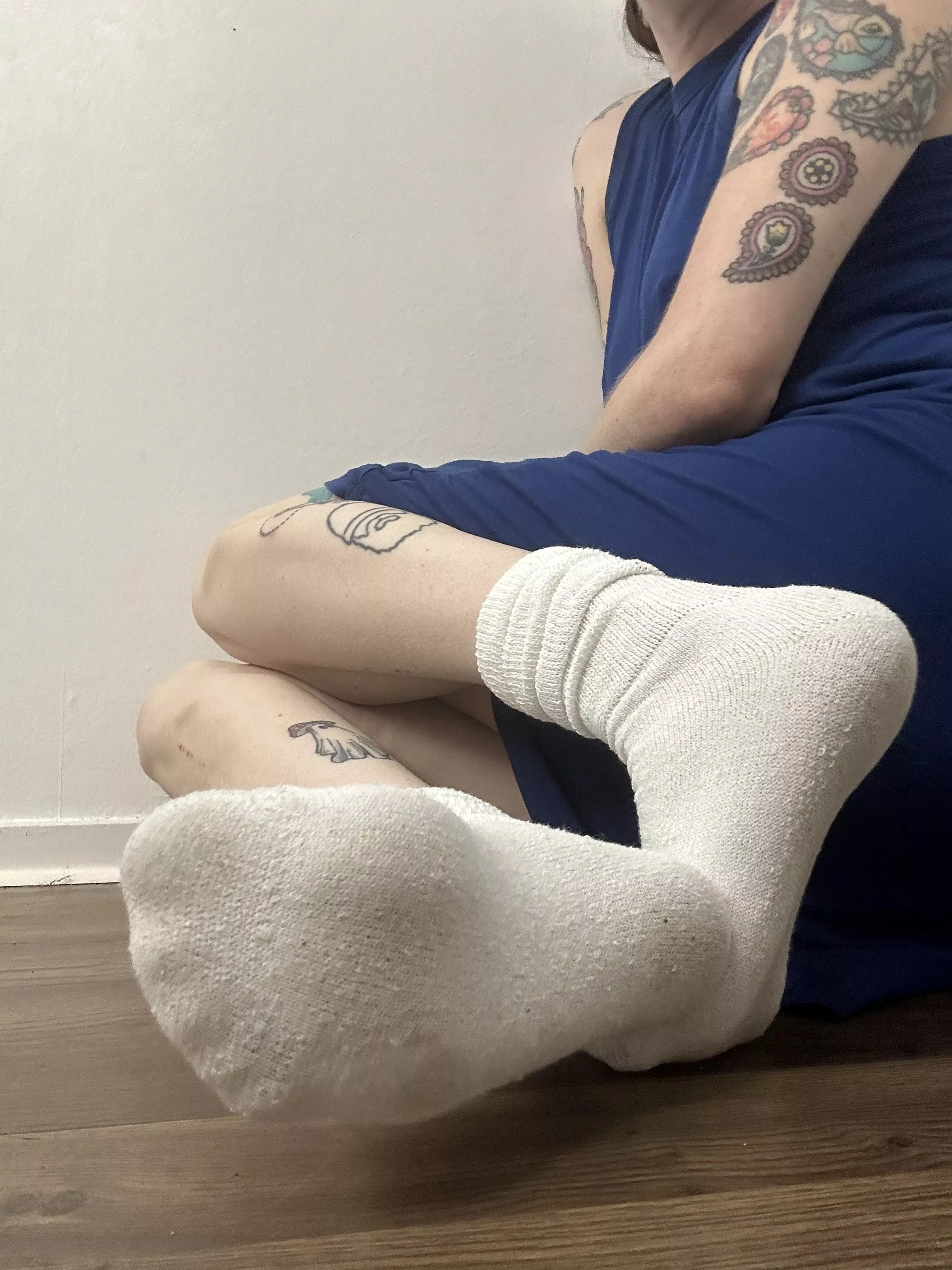 Can’t get enough of my slouch socks posted by Red_Lilly_sole