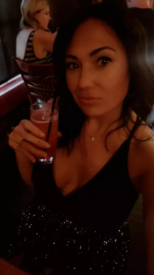 Cheers by _PrettyPeaches_