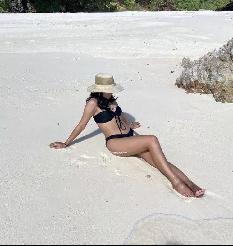 Dm if you wanna see my 19 yr old asian cousin posted by Feeling_Wolf7202