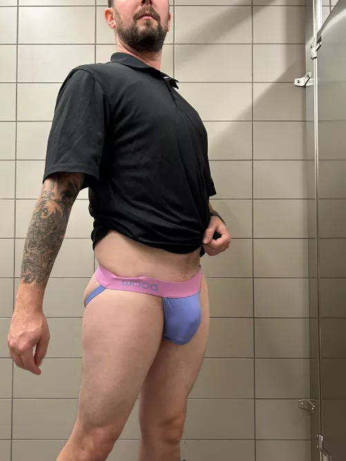 Don’t be late for at 2pm meeting. It’s important! by MrKlein42