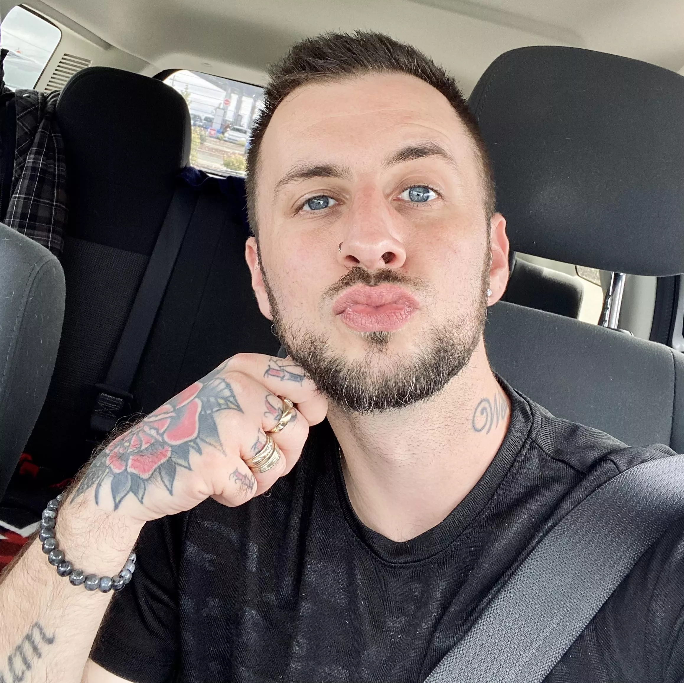 Fall is in the air 🍂 posted by blueeyezs