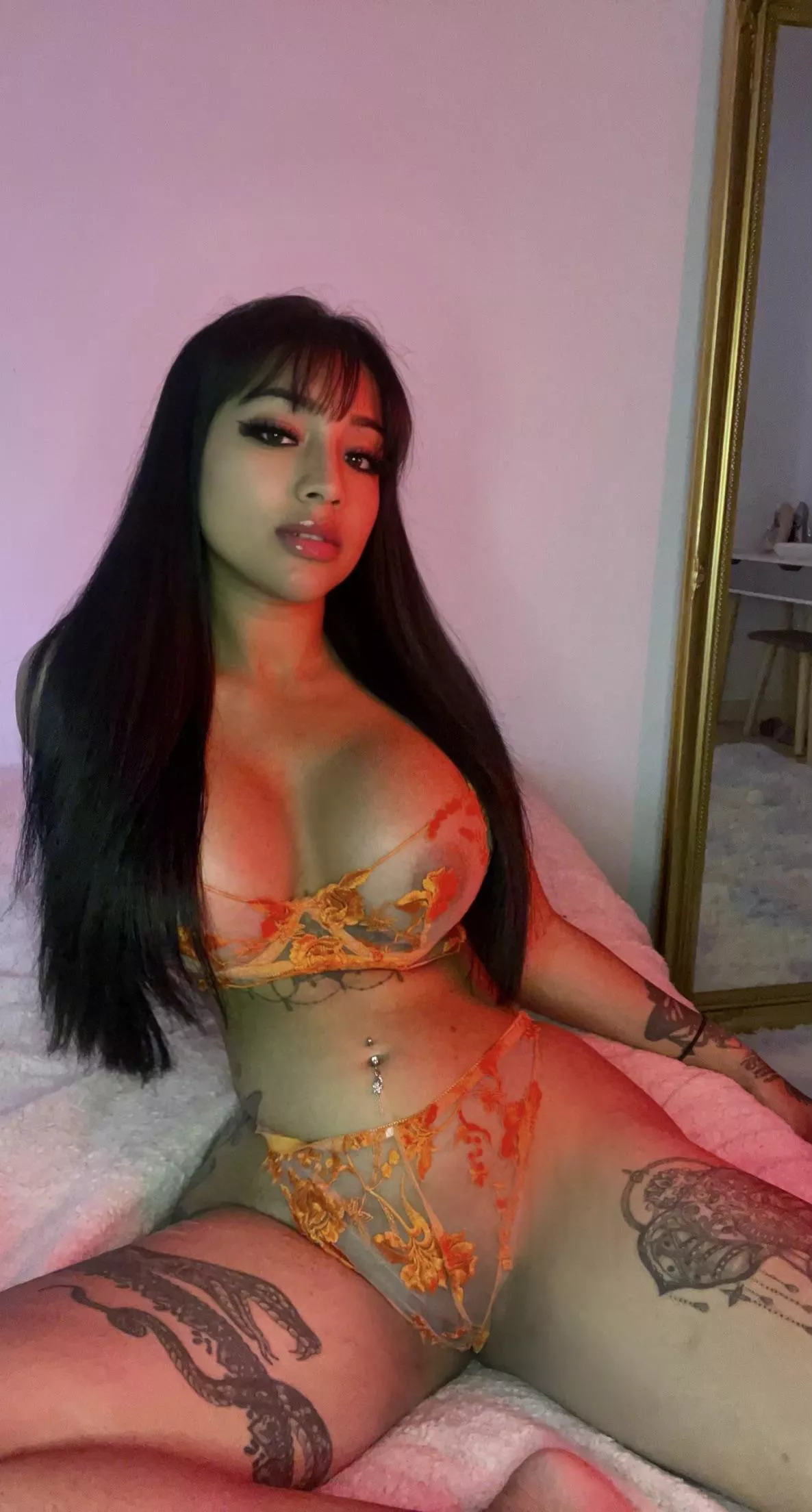 Feeling sexy in orange 🍑 posted by Bengaligoddessx