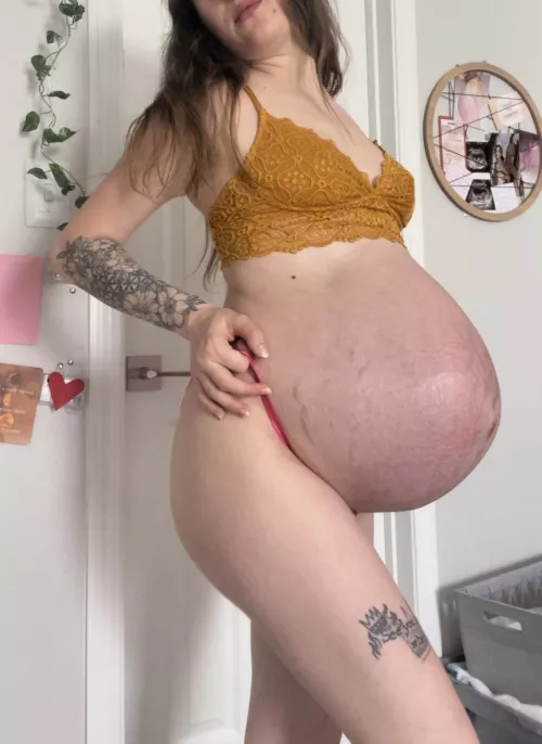 how does my bump make you feel? by mysticfaeriexo