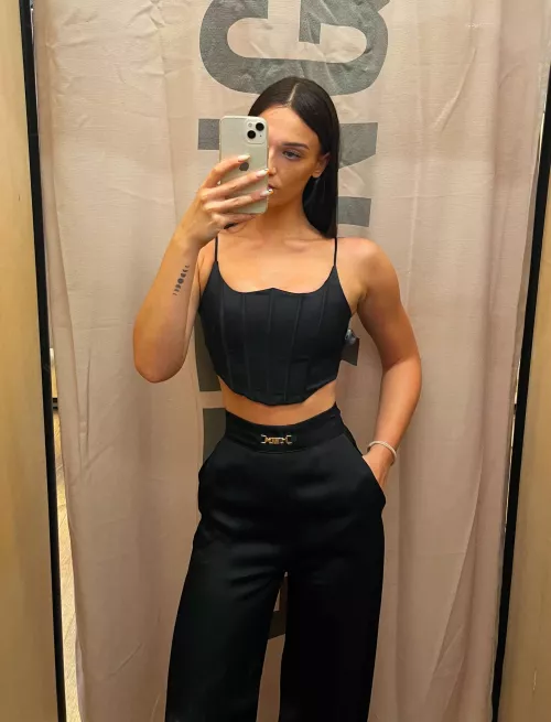 I post this on my story, are you rushing to the mall... by Mys-behave