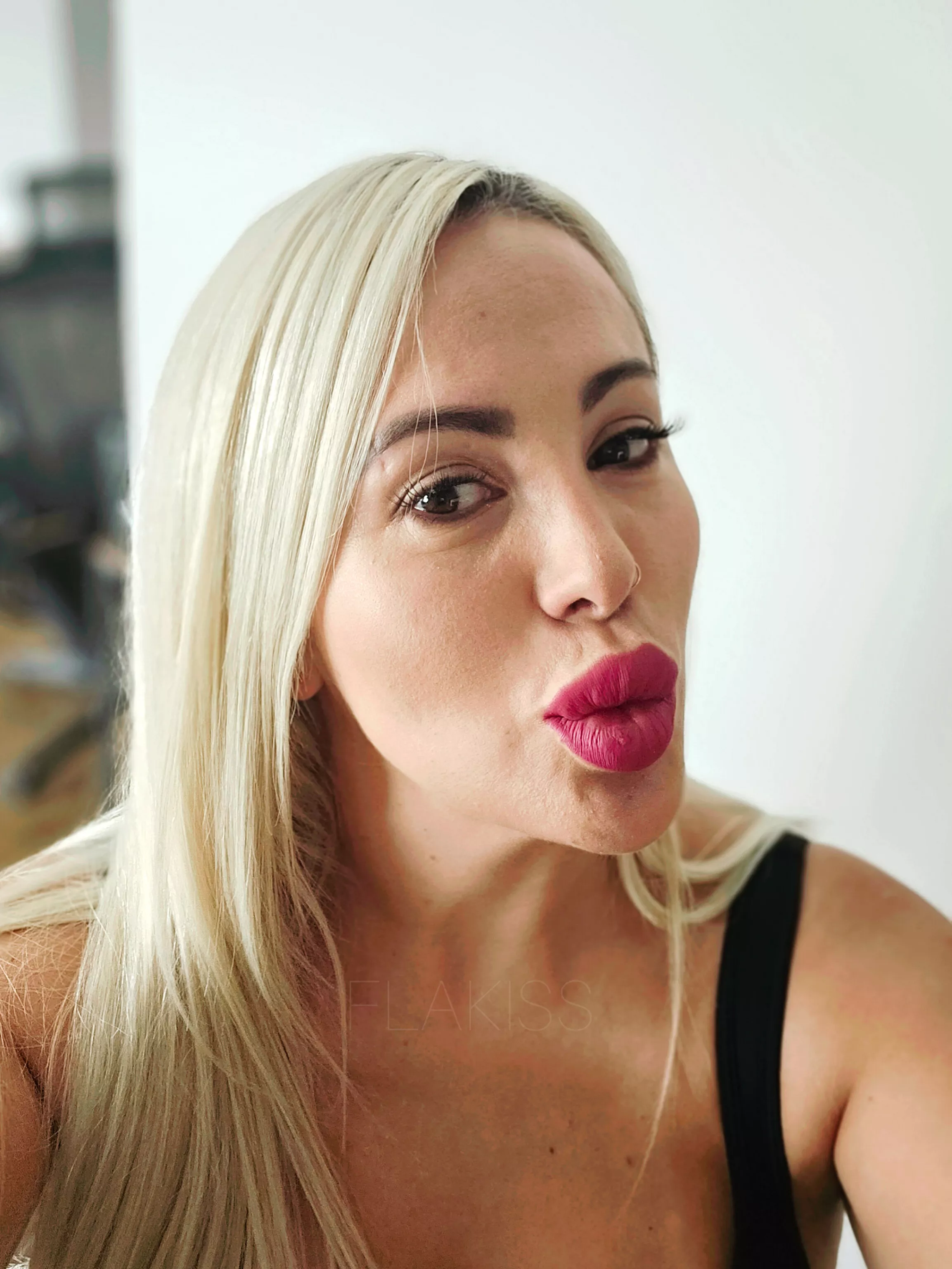 Kiss mommy, hope I get you hard, should I go bigger? posted by flakissmtl