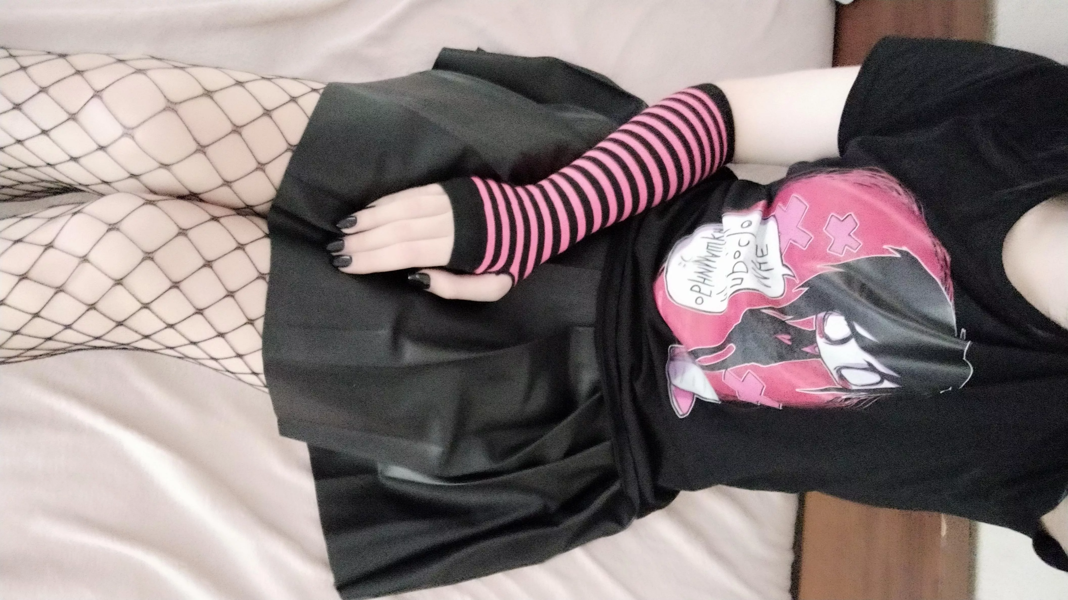 My emo outfit~ posted by Non-binary_tea