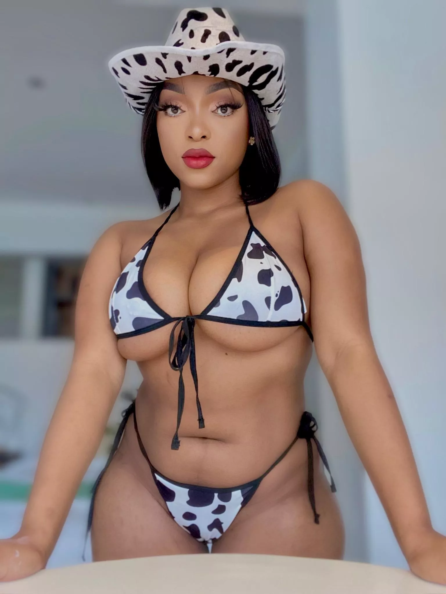 say hi if we’re fucking on the first date posted by sweet-candy_xx3