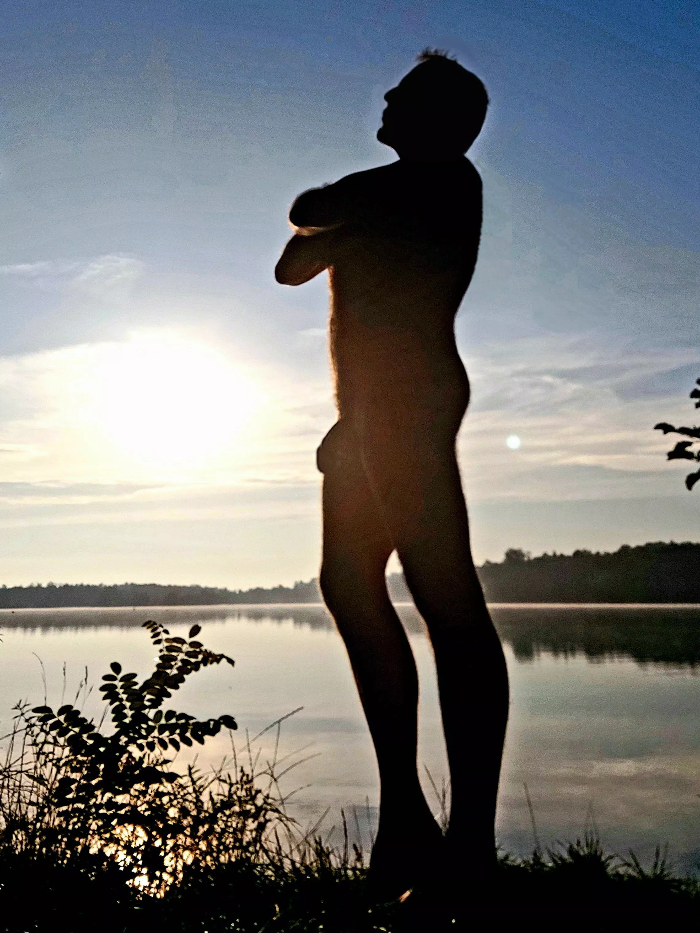 The full moon is coming, enjoy the lake at night posted by CharlieUL