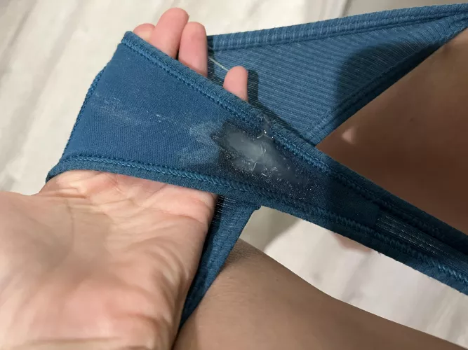 The string running between my fingers 🙈 by Ashleyybeee