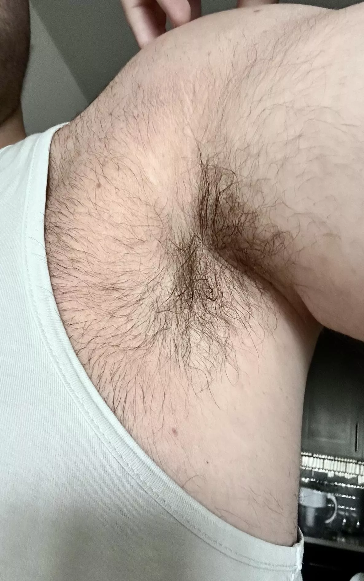 Wanna get your tongue in my sweaty pit?? posted by bjk0494