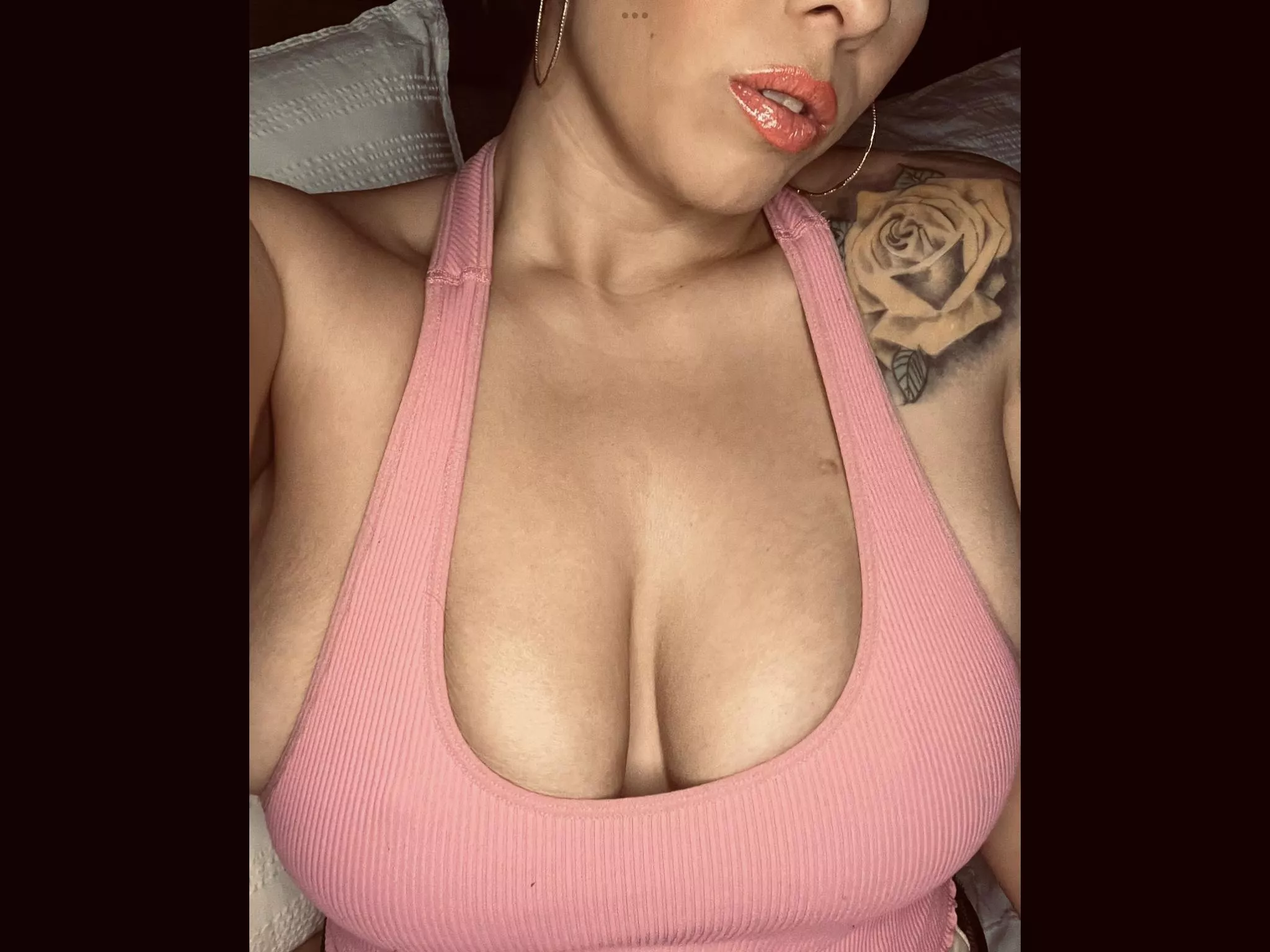 What’s your favorite late night snack?🍪🧁🌮🍰🍧🍟🍆 posted by Lolarose0011