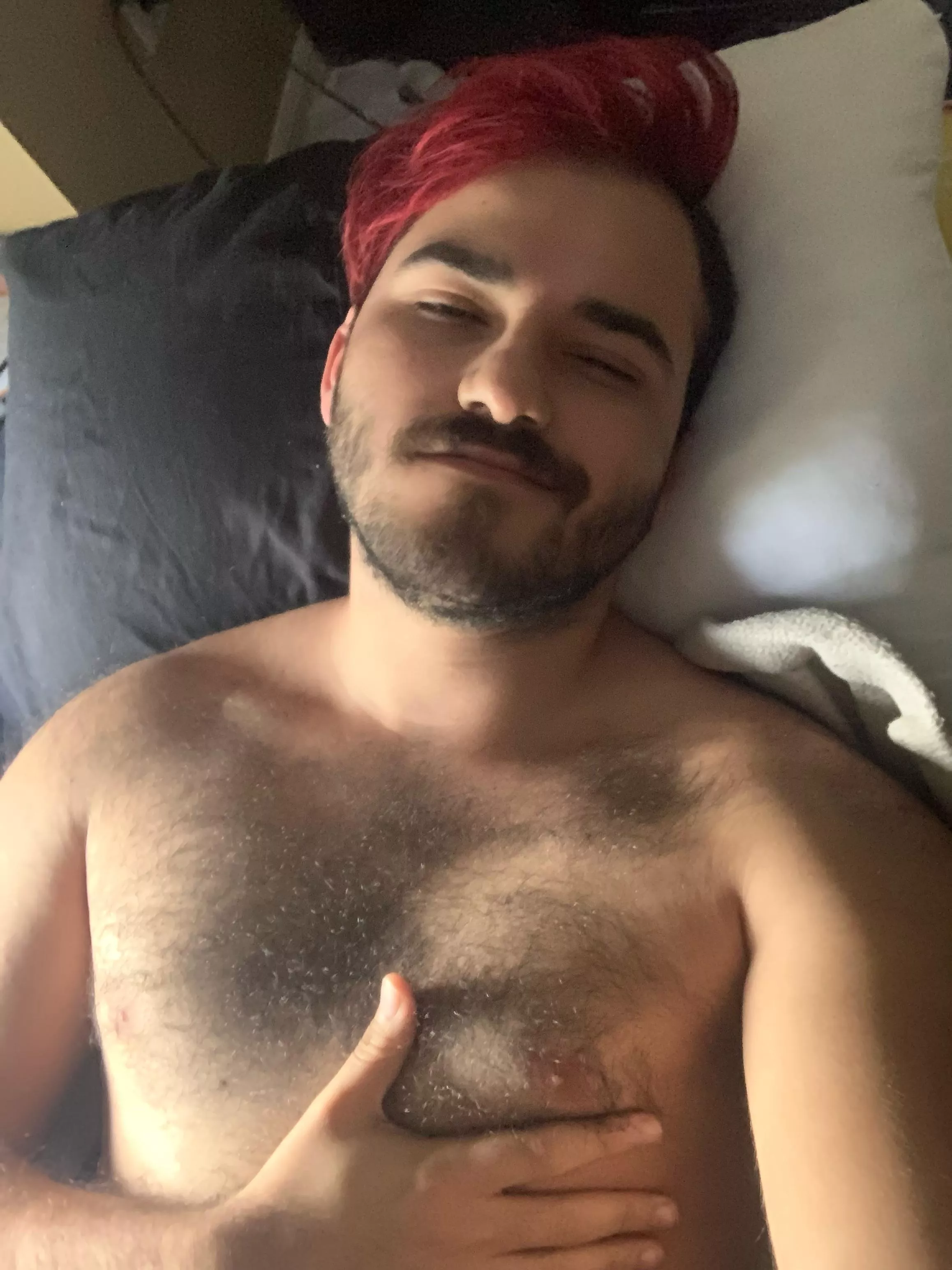 Woke up with no one to kiss me good morning and play video games with me 😩 posted by nerdyotter239