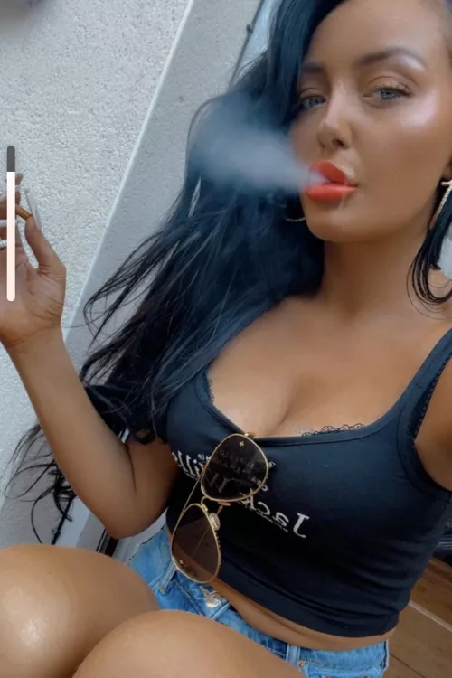 Would you let me blow smoke in your face? 💨 by chelsieminx