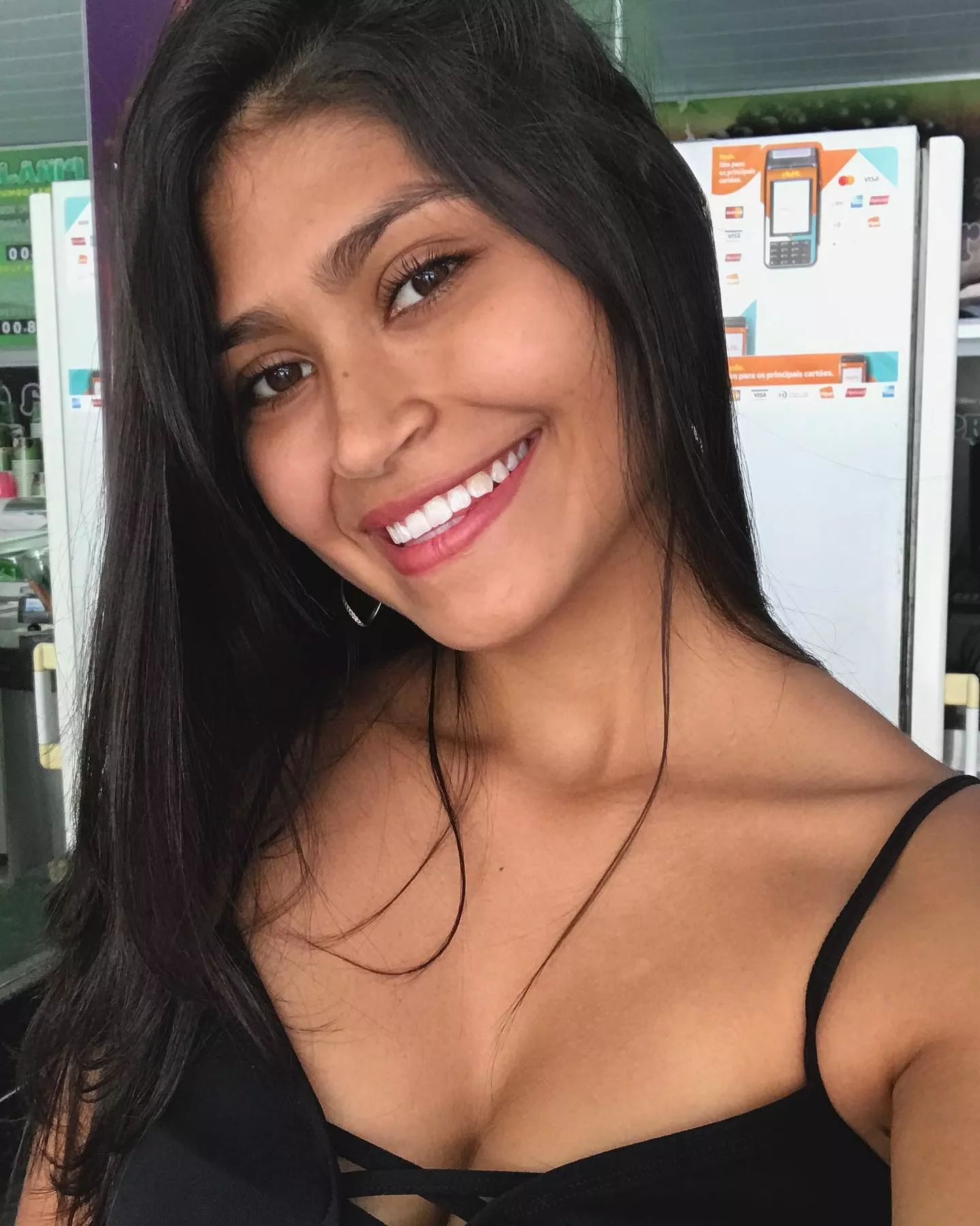 18yo and 4'10 McDonald's cashier... am I your type posted by ExtraAda