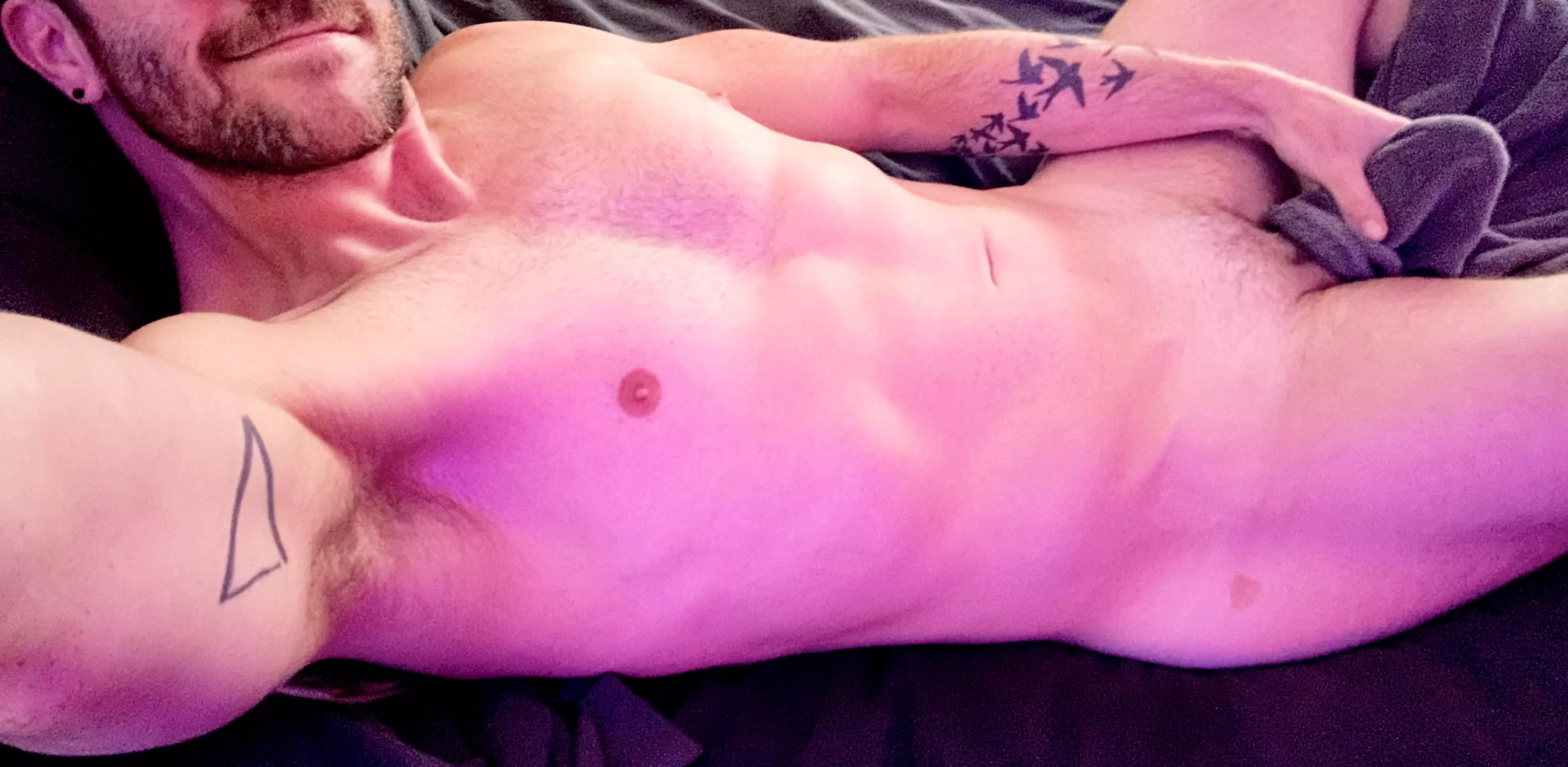 [32] being really turned on by seeing a picture of myself is a new feeling for me, but I think I like it… a lot 🥵 posted by thegayavatar