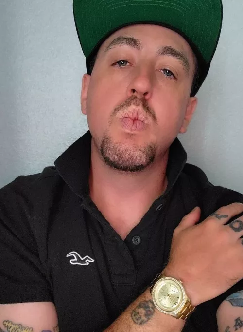 Every bro reading this is handsome *af* by GaydarWHEEWHOO