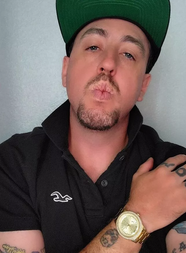 Every bro reading this is handsome *af* posted by GaydarWHEEWHOO