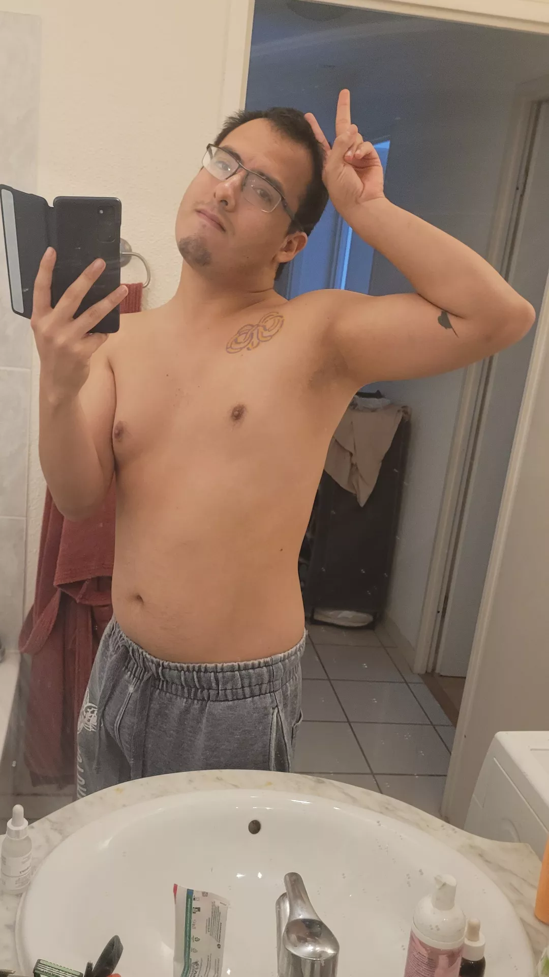 I never use deodorant, wanna smell? posted by No-Amphibian2690