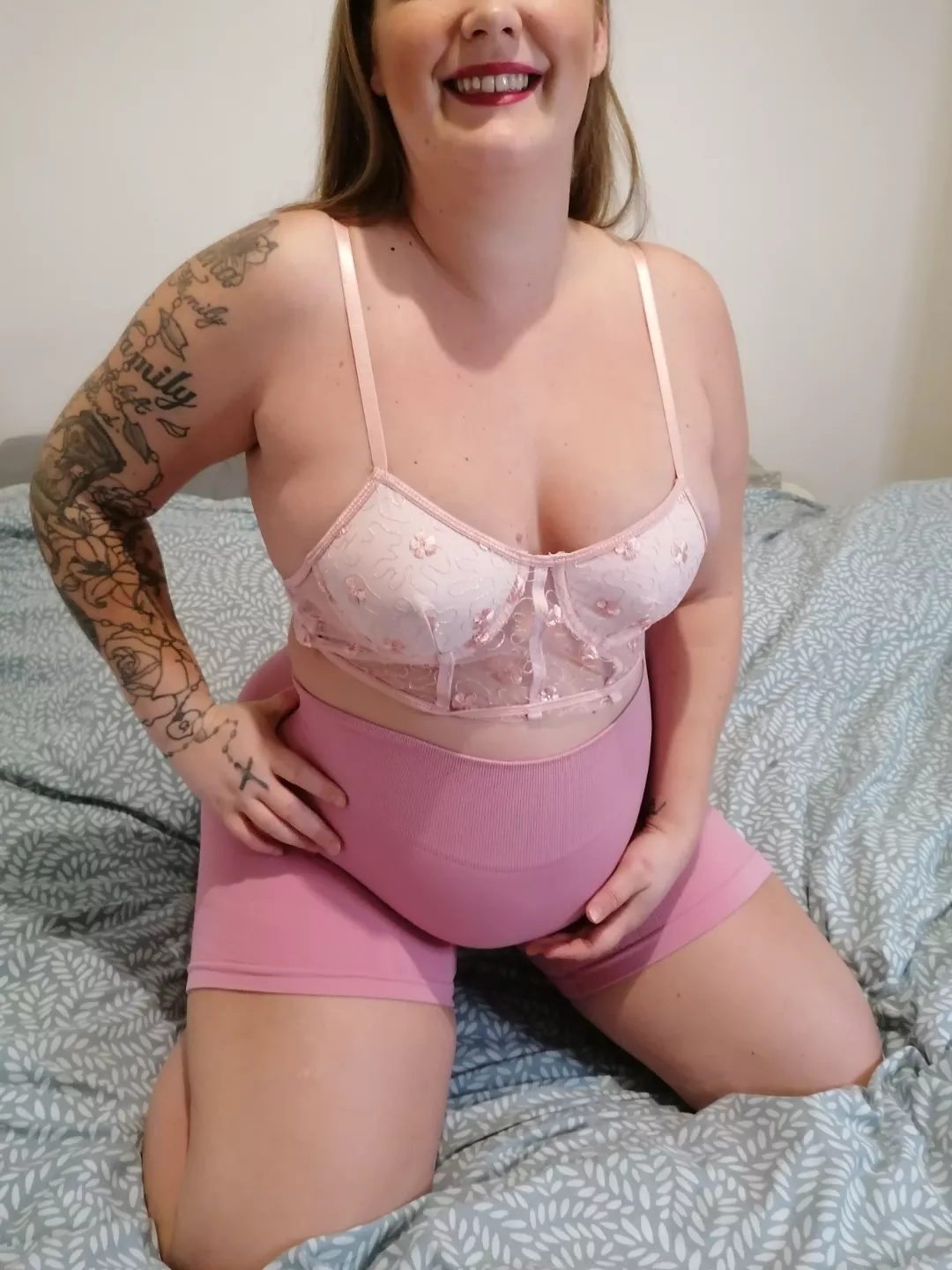 Is this outfit OK for a pregnant girl? Some people say I look good some say I need to cover my body while I'm pregnant... posted by jesspregnancy