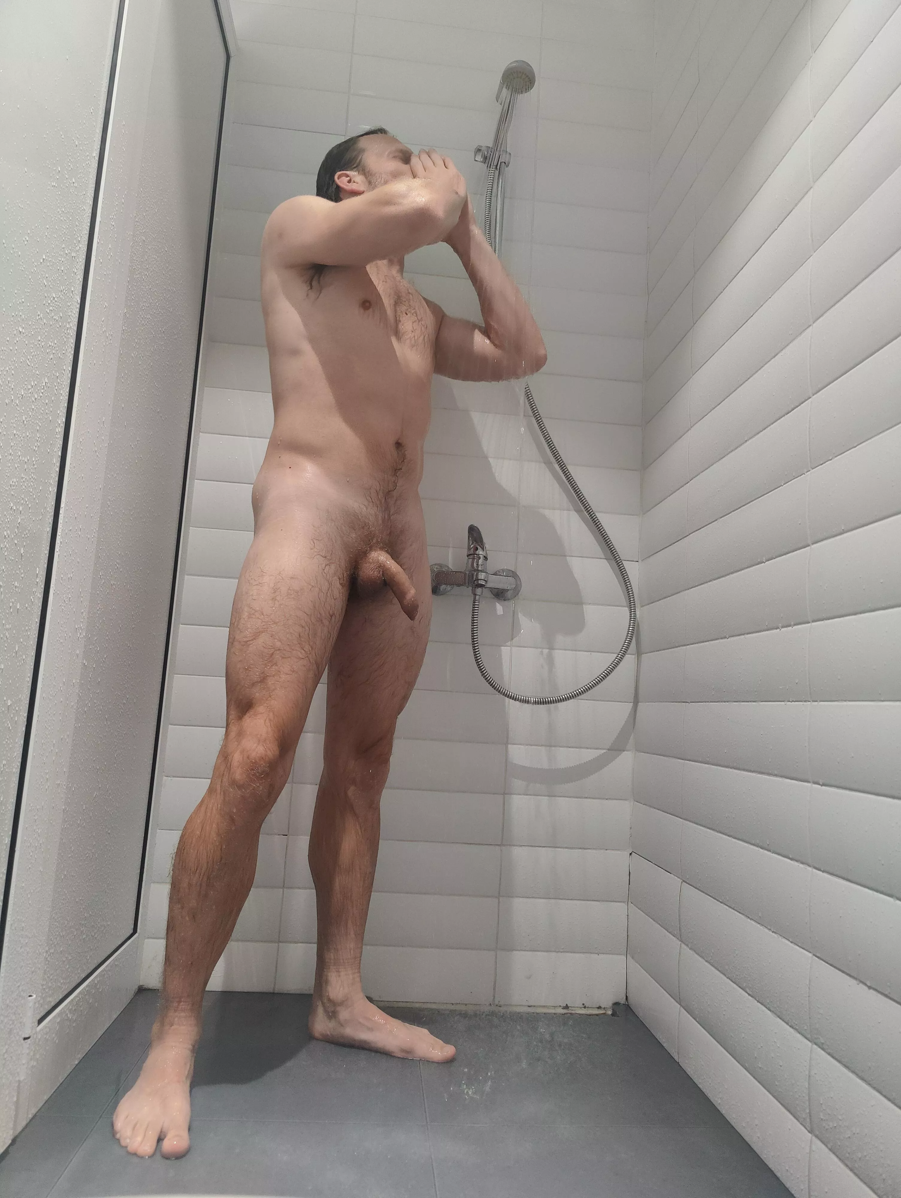 Late night shower [40] posted by yourstoplay2023