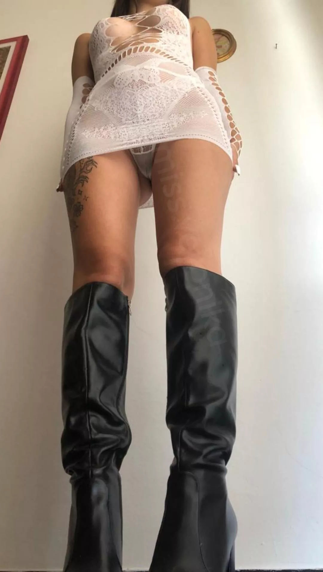 Leather boots are life🤭😌 don't you agree? posted by Miss_Veronika