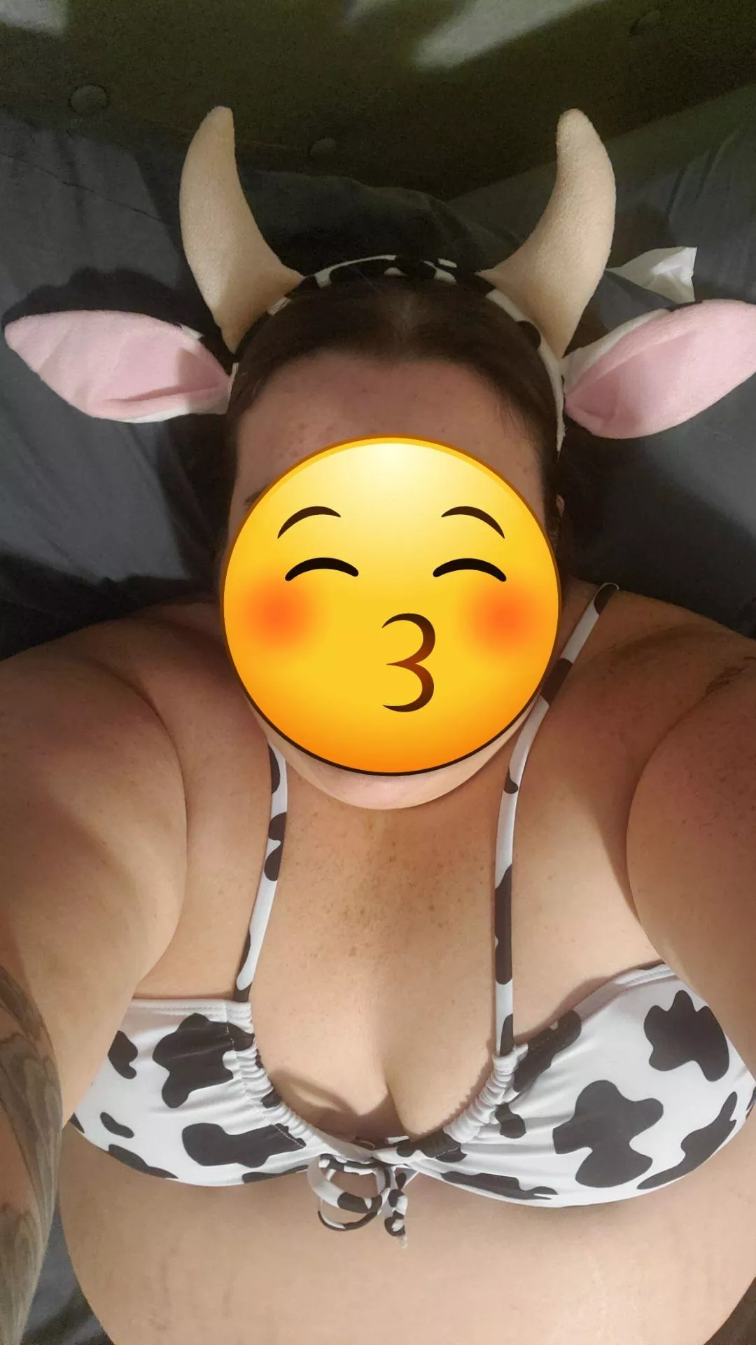 My GF being a good little cow posted by GuineaAnubis