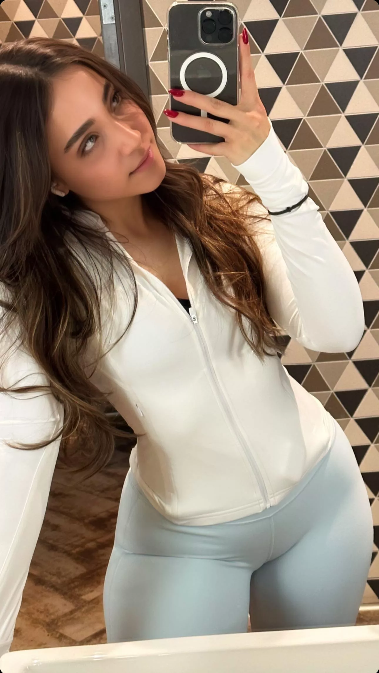 Sister’s friend posted by Dull_Roof_7701