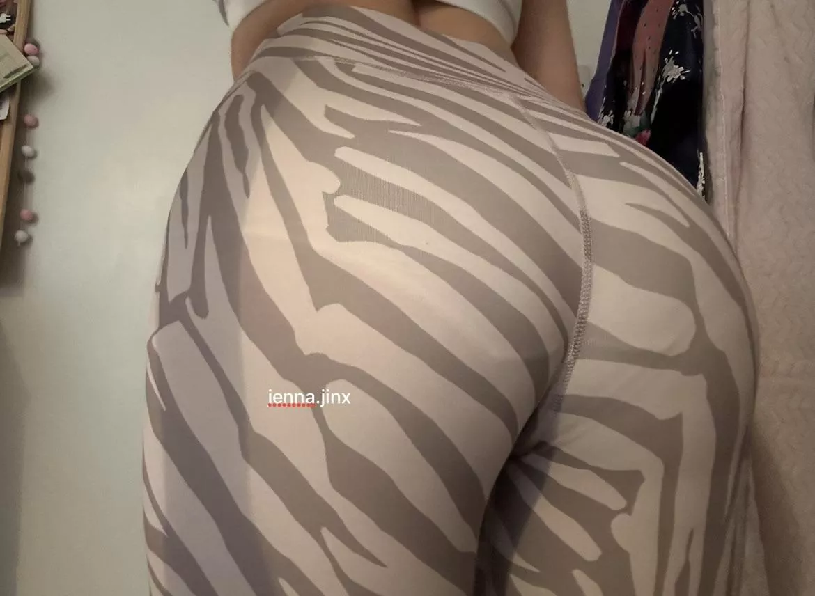 Squats make a tight ass OC posted by jenna_jinx