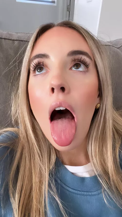 Waiting for ya by vegansoda