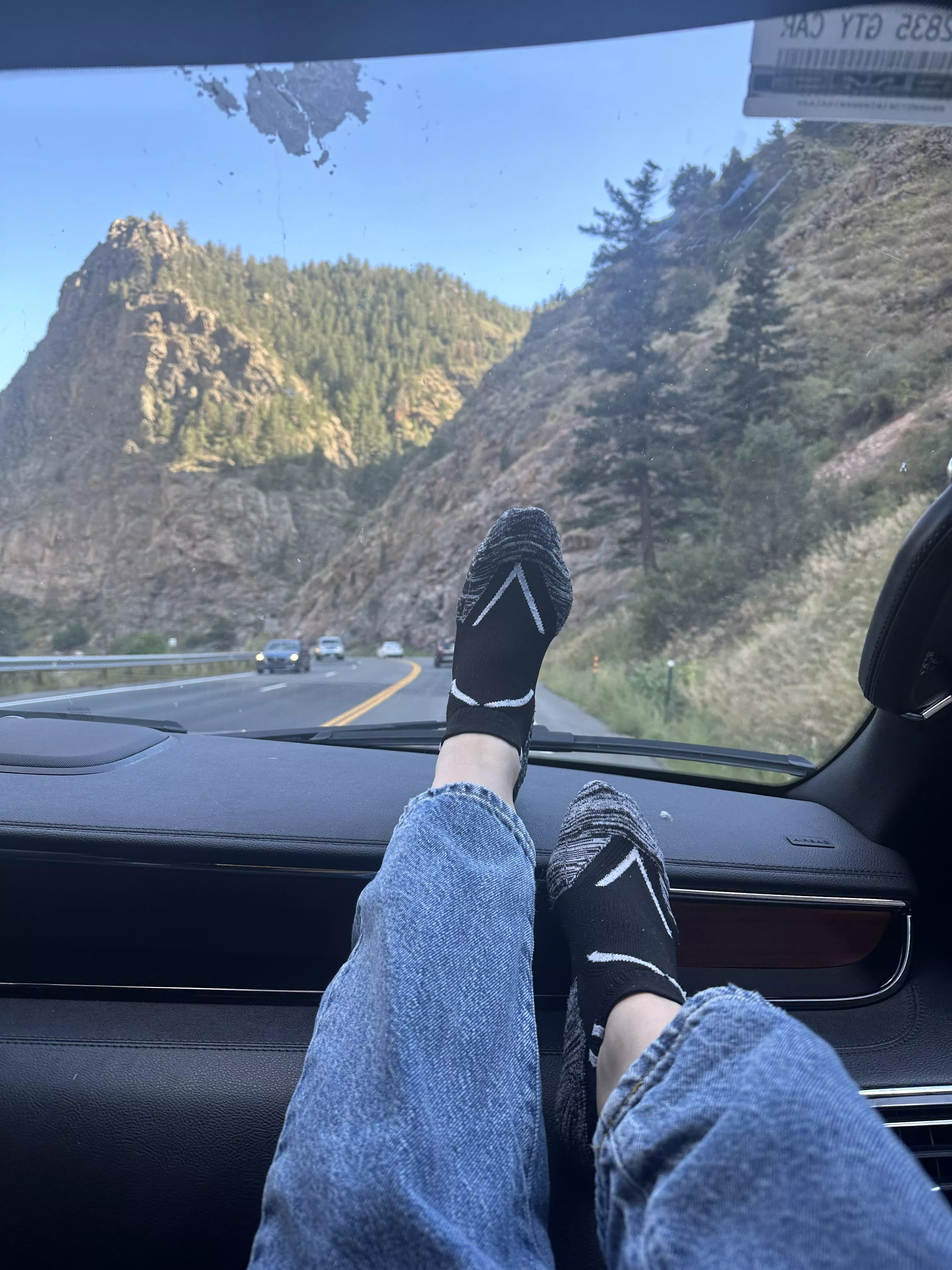 What a view 🤭 posted by snowbunnieshunny