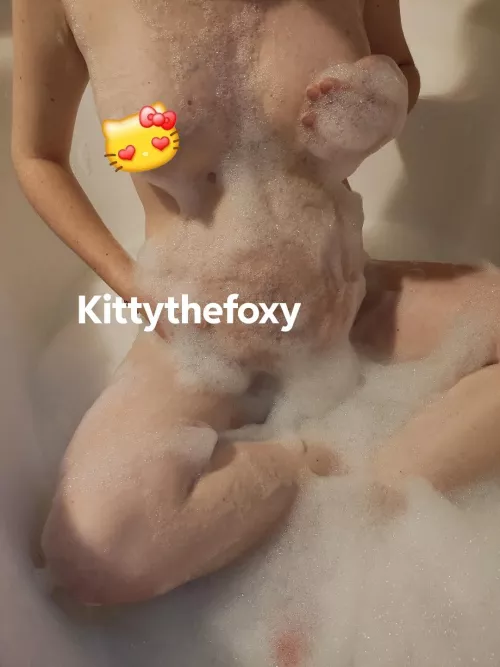 Your hands should be on my pregnant body by kittythefoxy